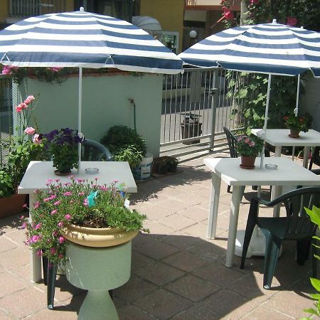 Sirenapop Concept B&B Rivazzurra Di Rimini Exterior foto